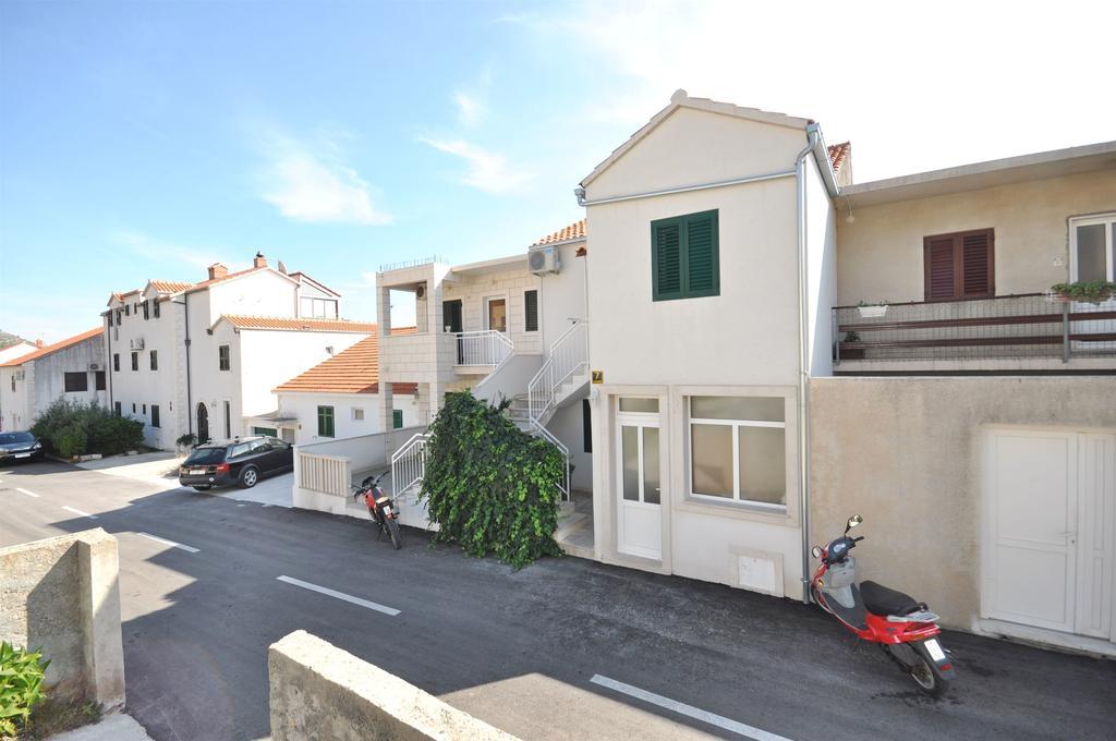 Apartment Anic Bol Exterior photo
